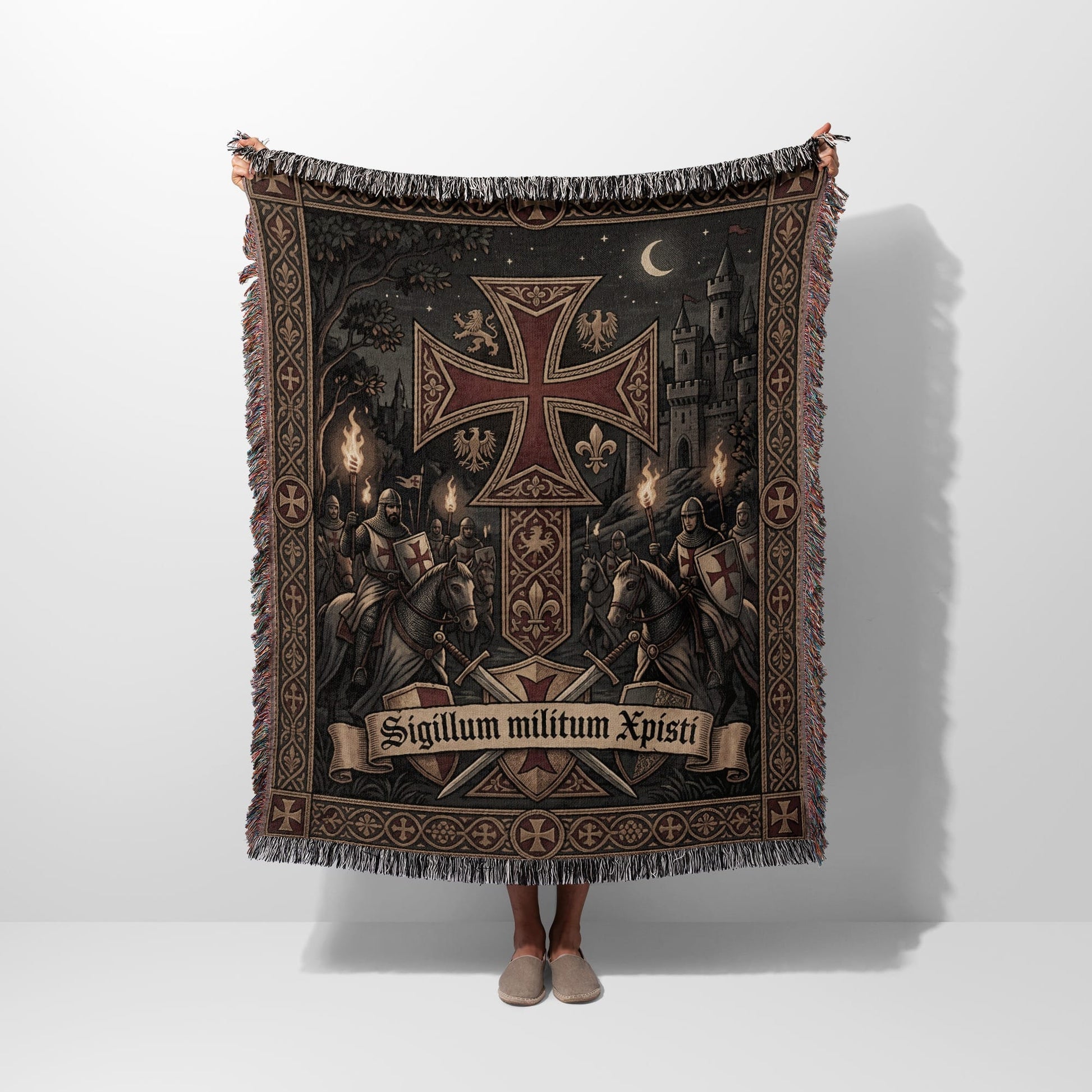 Woven tapestry depicting Templar knights, a castle, and text "Sigillum militum Xpisti".