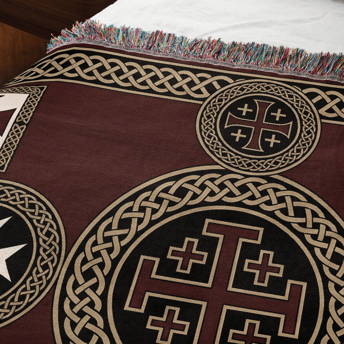 MyDesigns Medieval Wall Hanging Blanket – Red Jerusalem Cross Medallion, Crusader Orders jacquard woven blanket