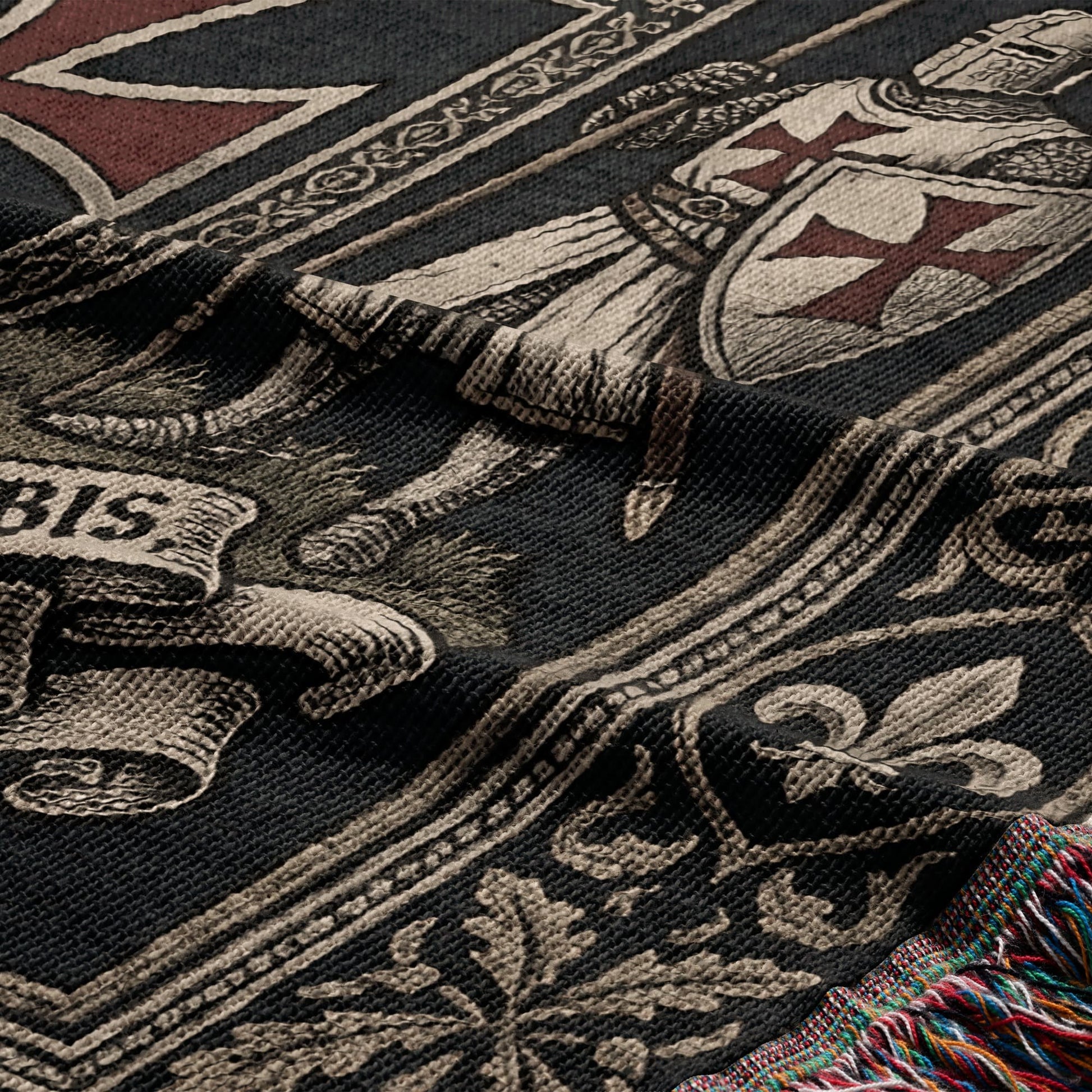 Tapestry with Templar knight shields, fleur-de-lis, and text "BIS" on dark background.