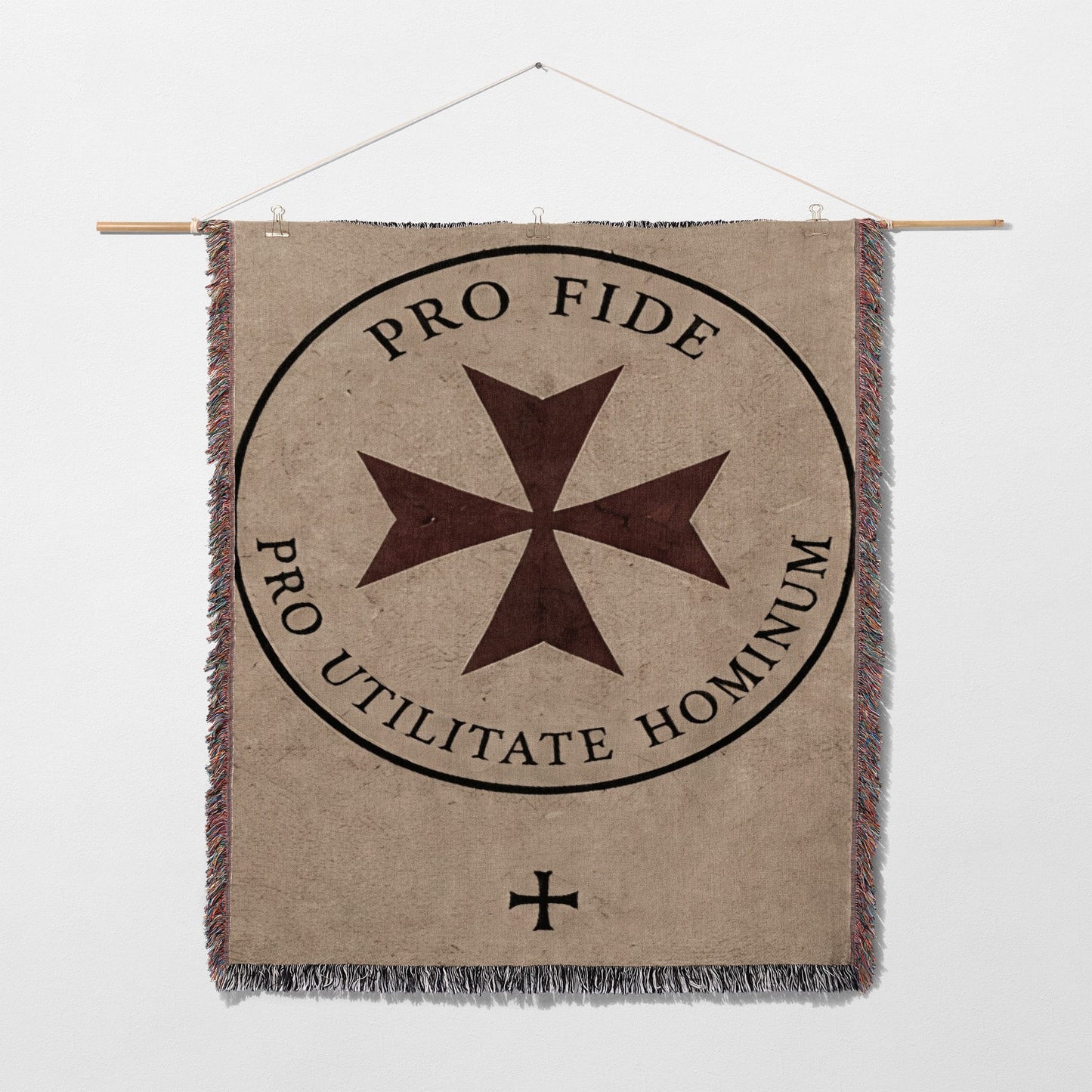 Tapestry with a Maltese cross and Latin text "PRO FIDE PRO UTILITATE HOMINUM".