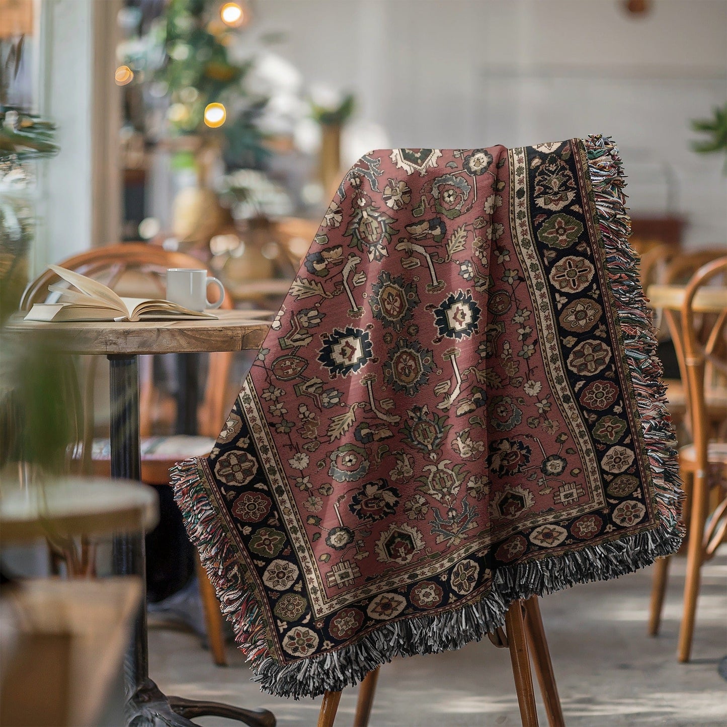 Exquisite Floral Patterned Rug with Intricate Borders