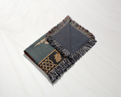 CalmNestStyle Richard the Lionheart Rose Border jacquard woven blanket