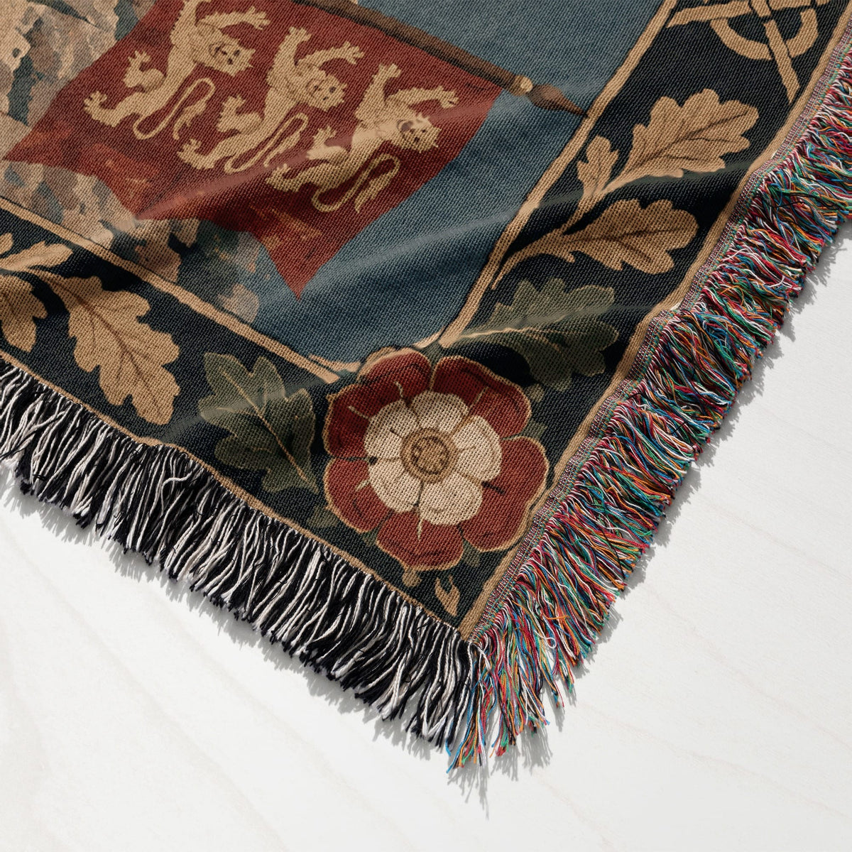CalmNestStyle Richard the Lionheart Rose Border jacquard woven blanket